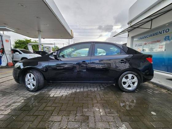 KIA CERATO 1.6 E.213 SEDAN 16V GASOLINA 4P MANUAL